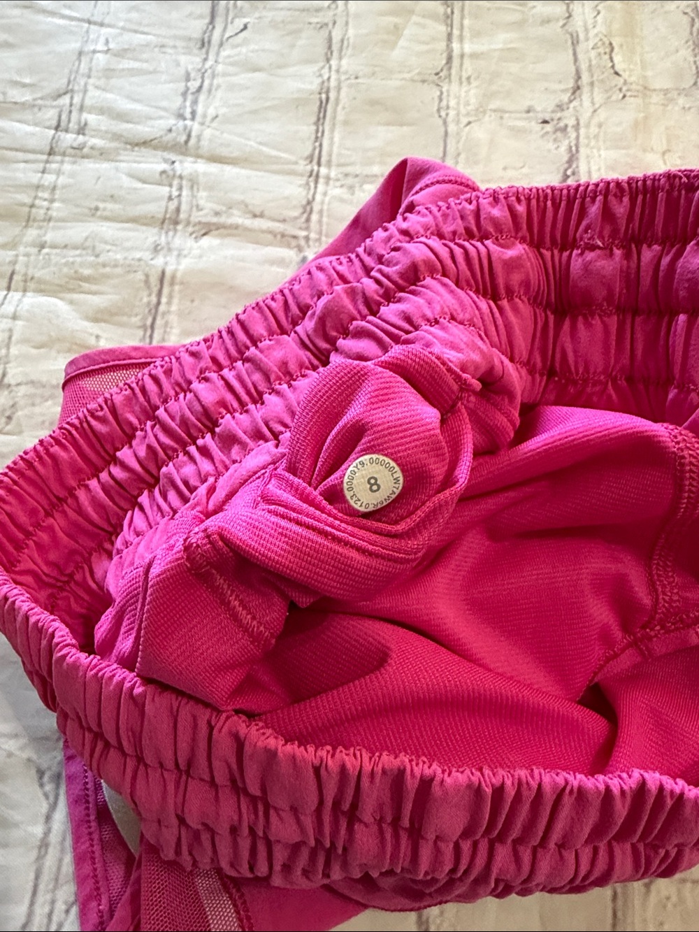 Lululemon Hotty Hot 2.5” High Rise Sonic Pink Size 8 Lined Running Shorts - Picture 7 of 7